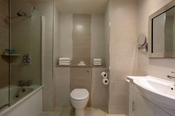 Deluxe Bathroom