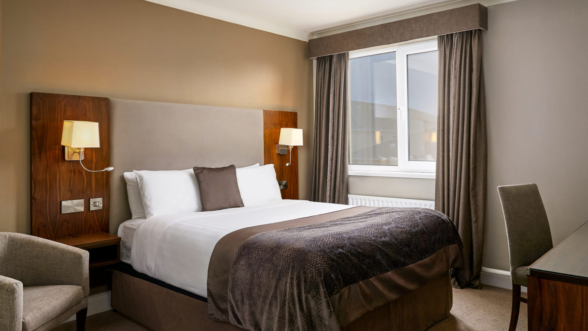 Standard Double Room Carrickdale Hotel