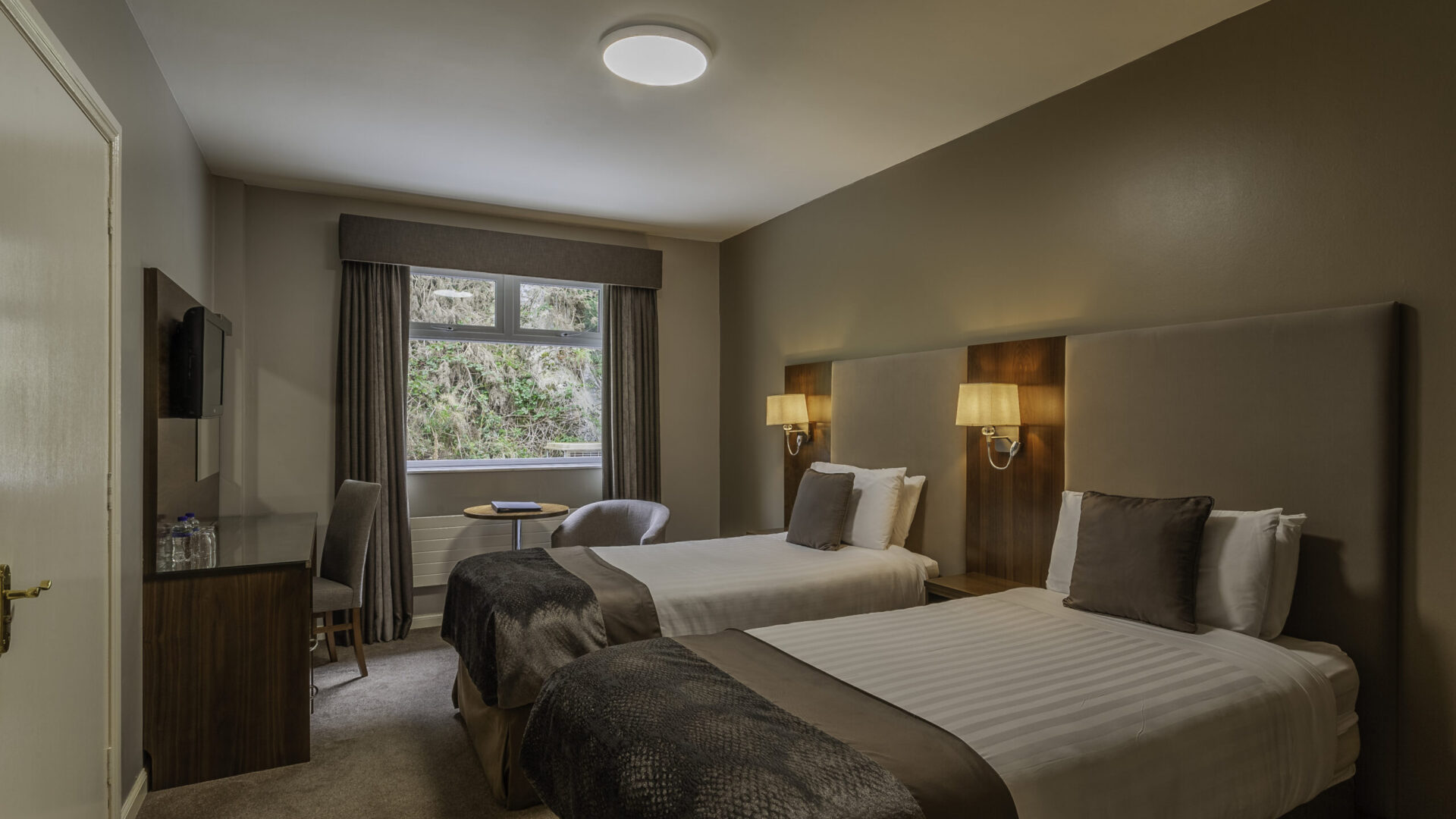 Standard Twin Room Carrickdale Hotel